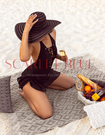 Pia Gray - Private Escort Perth