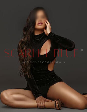 Lara Sanchez - Private Escort Touring