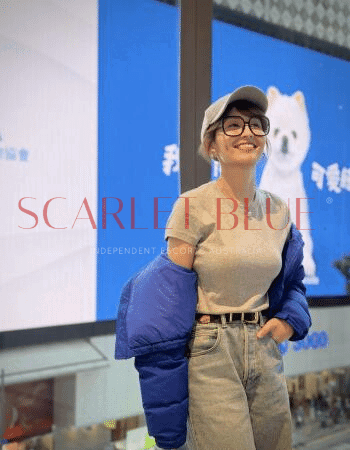 Meilin Huan - Private Escort Touring