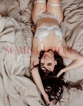 Evie Elysian - Private Escort Touring