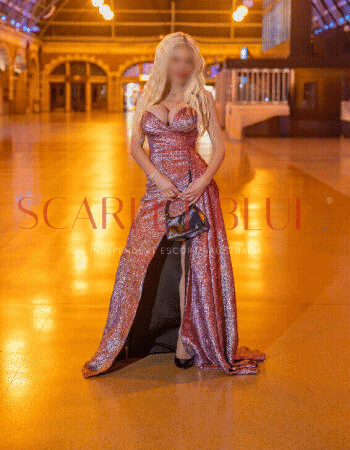 Ms London Foxx - Private Escort Touring