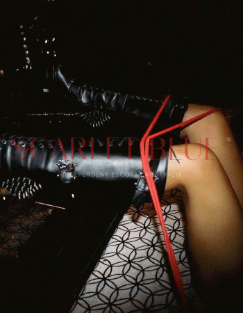 Lara May - BDSM / fetish provider Touring