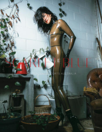 Mistress Tahlia - BDSM / fetish provider Touring